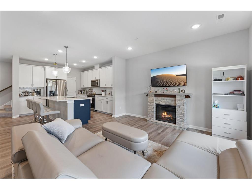 14524 Twin Lakes Circle Burnsville MN 55306 7099165 image11
