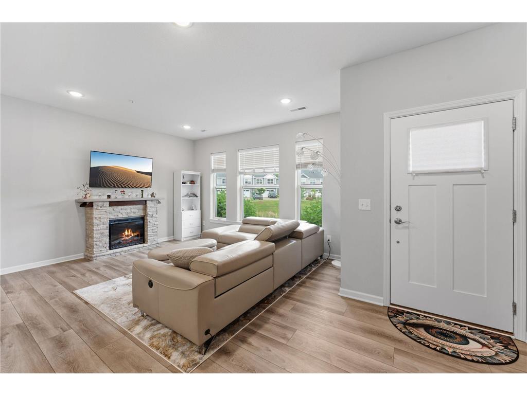 14524 Twin Lakes Circle Burnsville MN 55306 7099165 image9