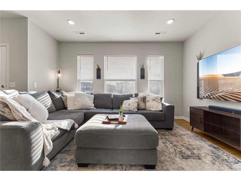 14540 Twin Lakes Circle Burnsville MN 55306 7016599 image7