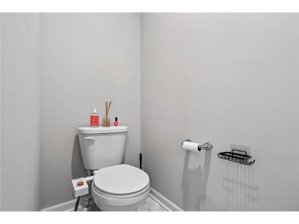 14544 Twin Lakes Circle Burnsville MN 55306 6802387 image24