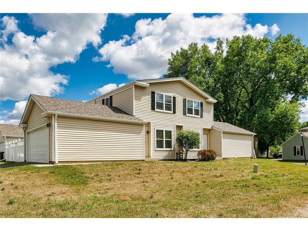 1456 Granada Avenue N, Oakdale, MN, 55128 MLS 6246704 Edina Realty