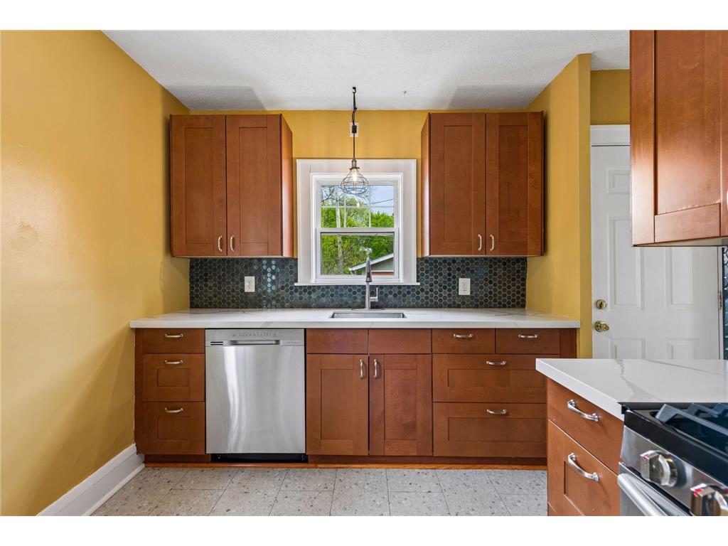1457 Edgerton Street Saint Paul MN 55130 7071074 image26