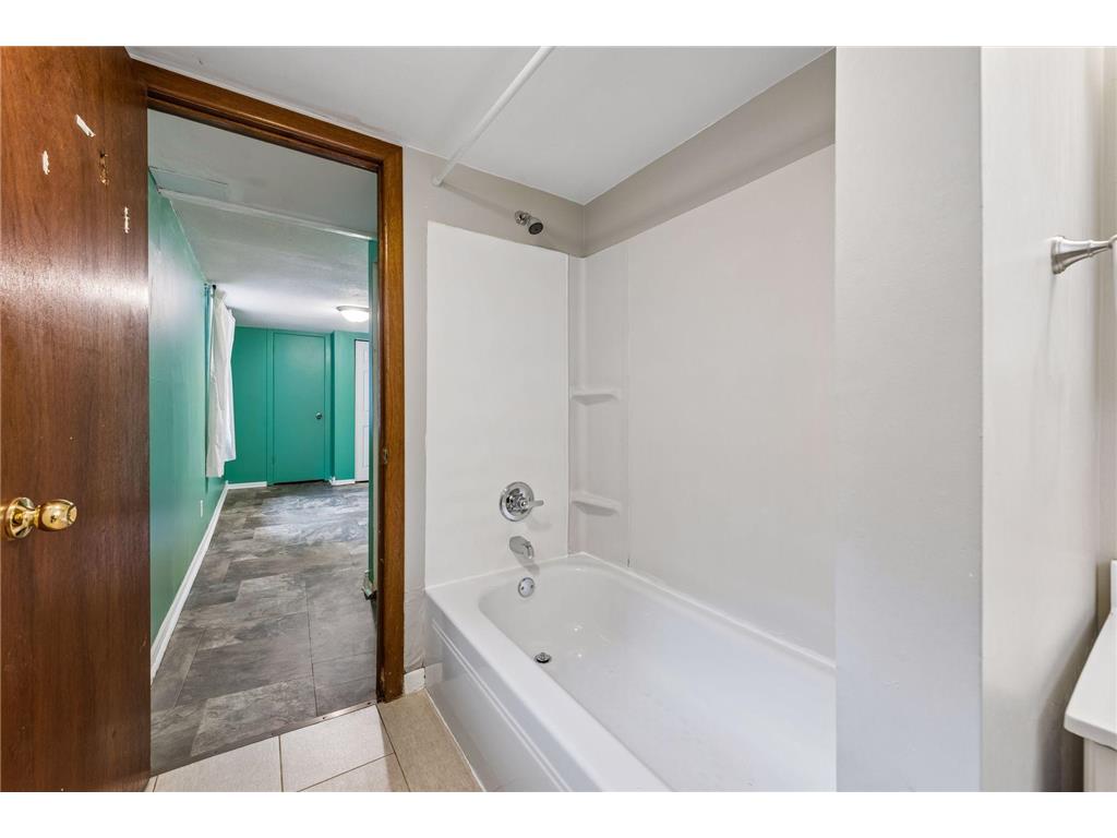 1457 Edgerton Street Saint Paul MN 55130 7071074 image34