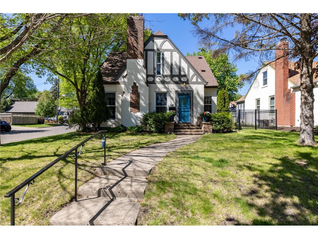 1457 Hoyt Avenue W Falcon Heights MN 55108 7071184 image1