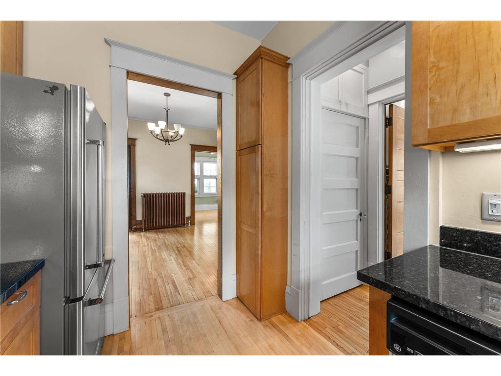 1458 W 33rd Street Minneapolis MN 55408 6741035 image23