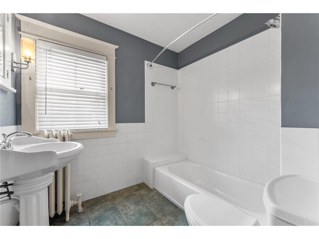 1458 W 33rd Street Minneapolis MN 55408 6741035 image35