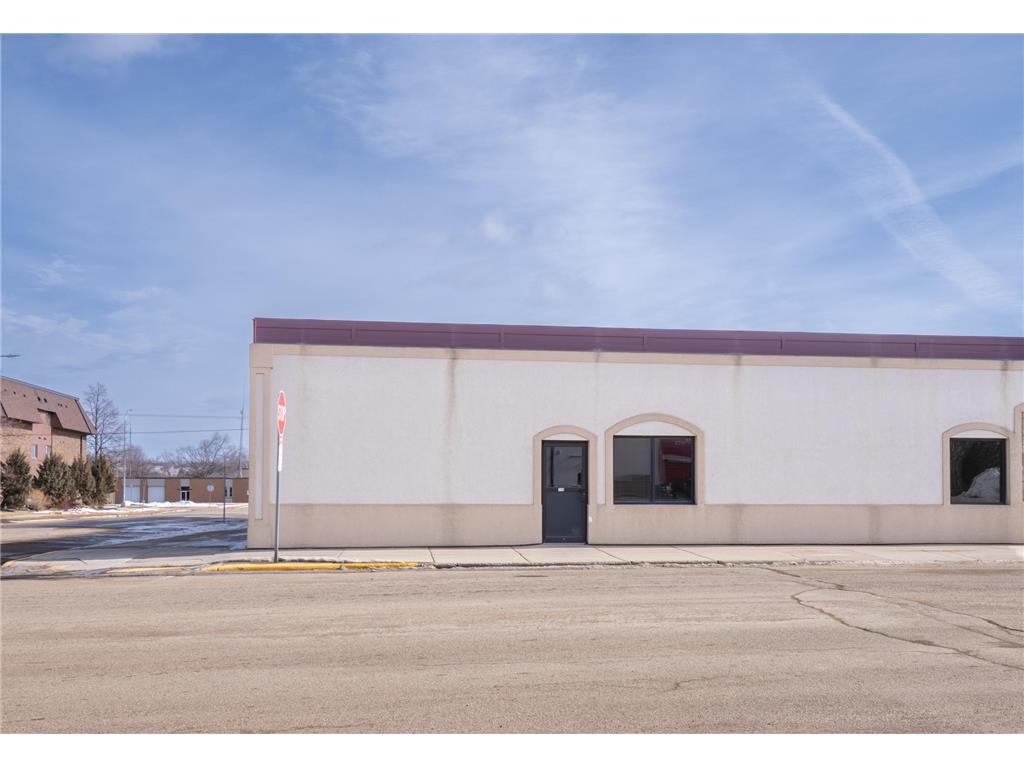 146 2nd Avenue NE Valley City ND 58072 7021413 image1