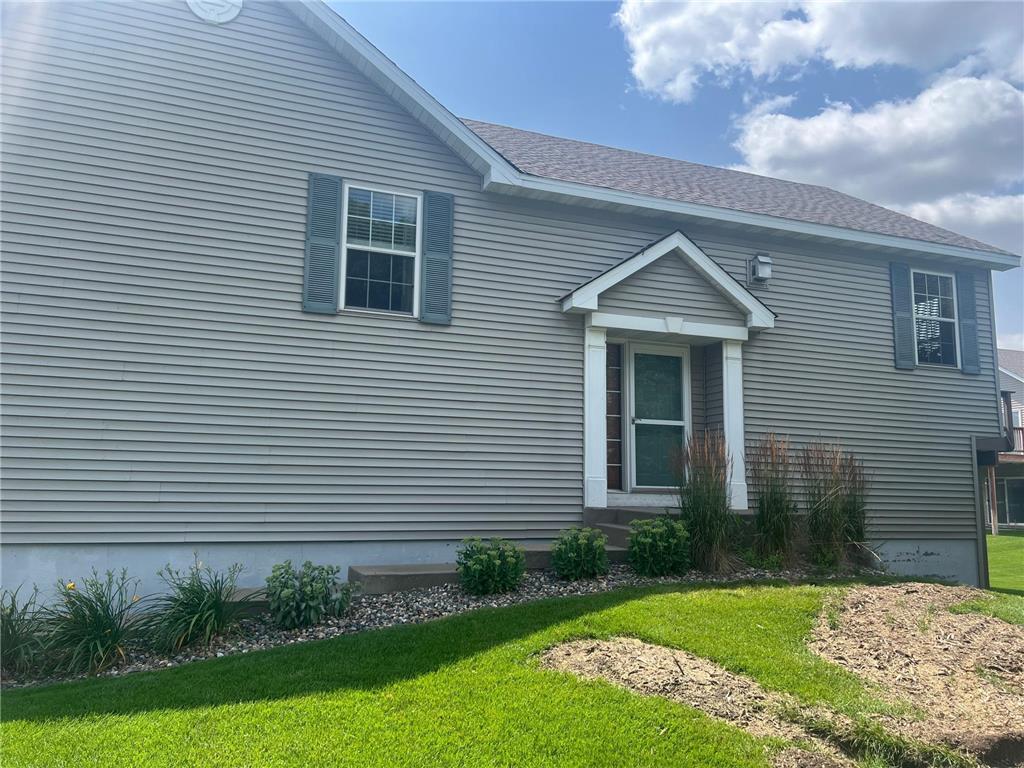 1460 Yorkshire Lane Shakopee MN 55379 6572838 image1