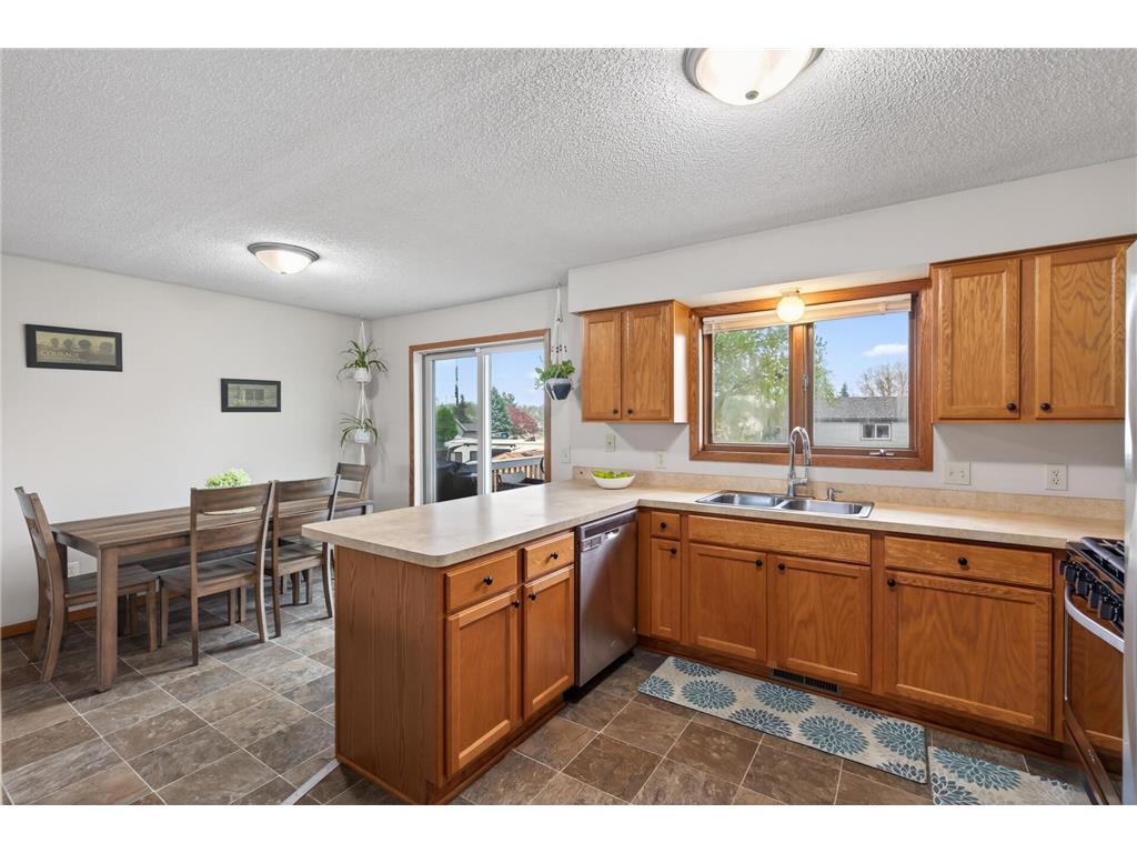14620 Hayes Road Apple Valley MN 55124 7095796 image14