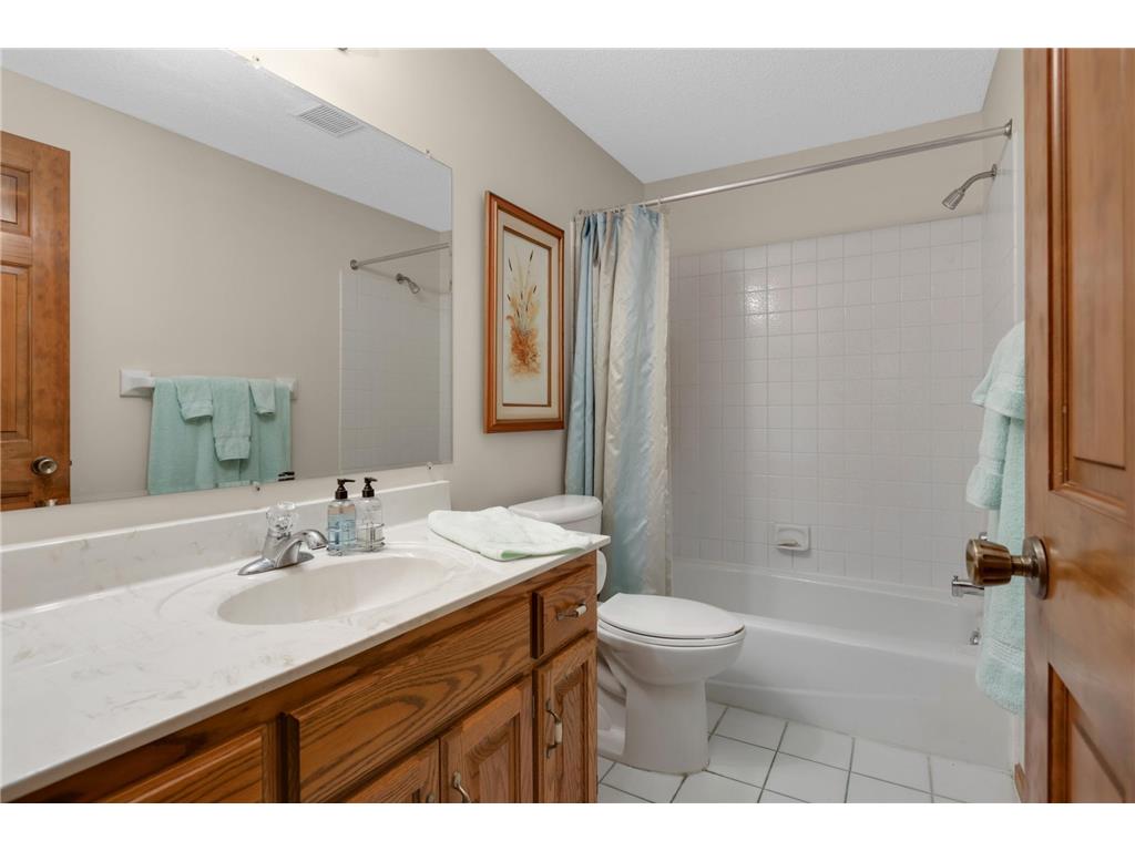 14629 Embassy Avenue Apple Valley MN 55124 7028122 image21