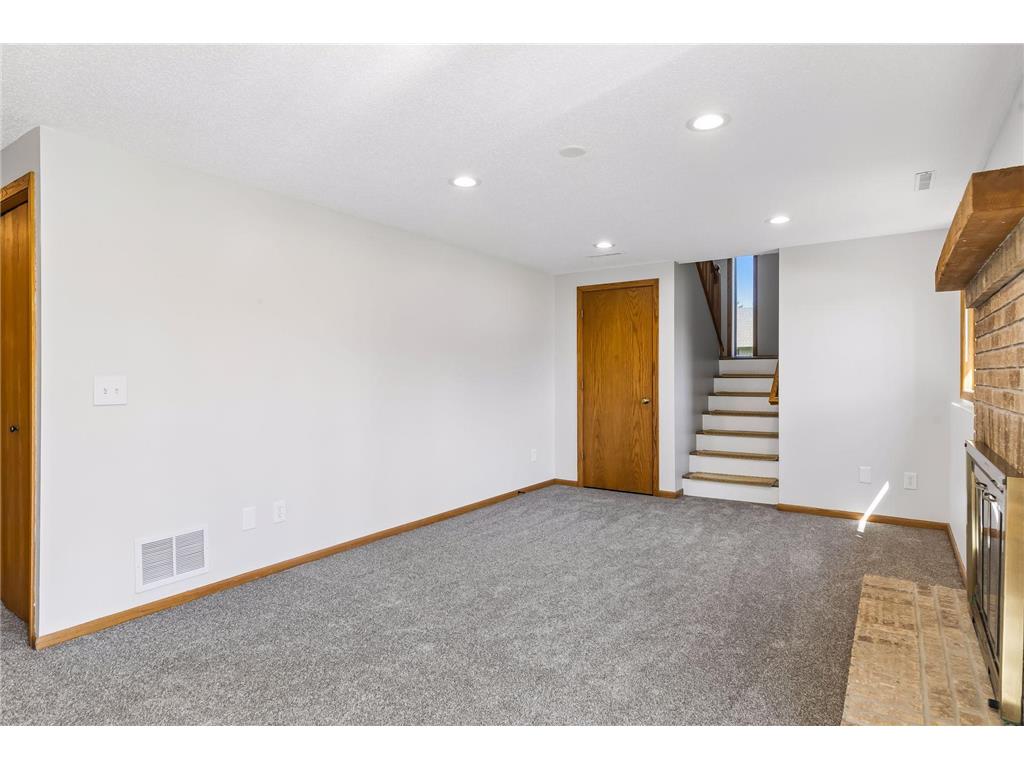 14655 Sherwood Place Burnsville MN 55306 7054226 image25