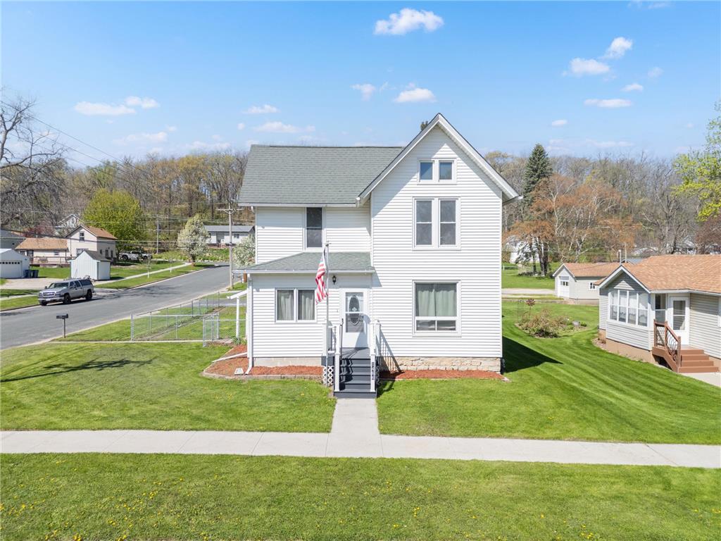 1466 Saint Charles Avenue Saint Charles MN 55972 7067253 image1