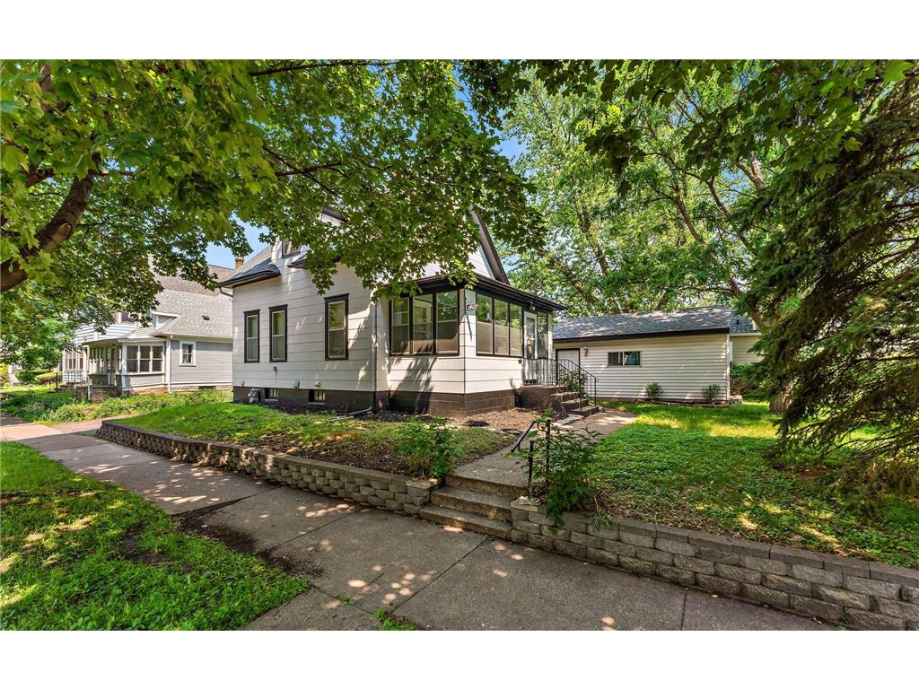 1467 Charles Avenue Saint Paul MN 55104 7036647 image1