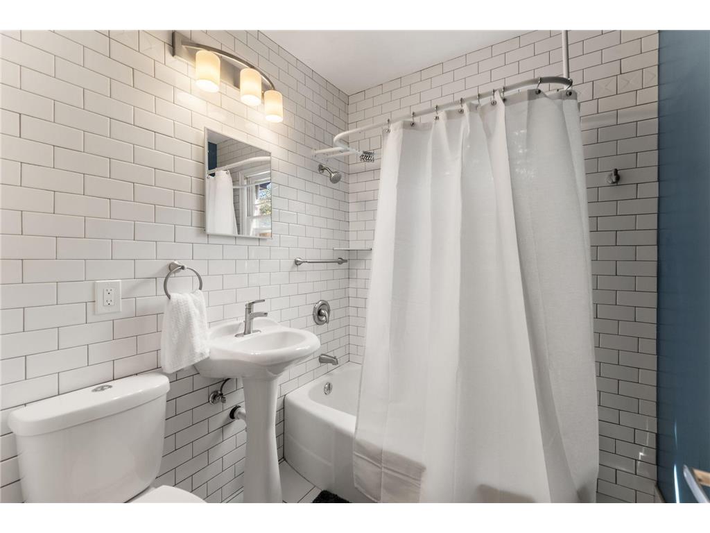 1467 Charles Avenue Saint Paul MN 55104 7036647 image13