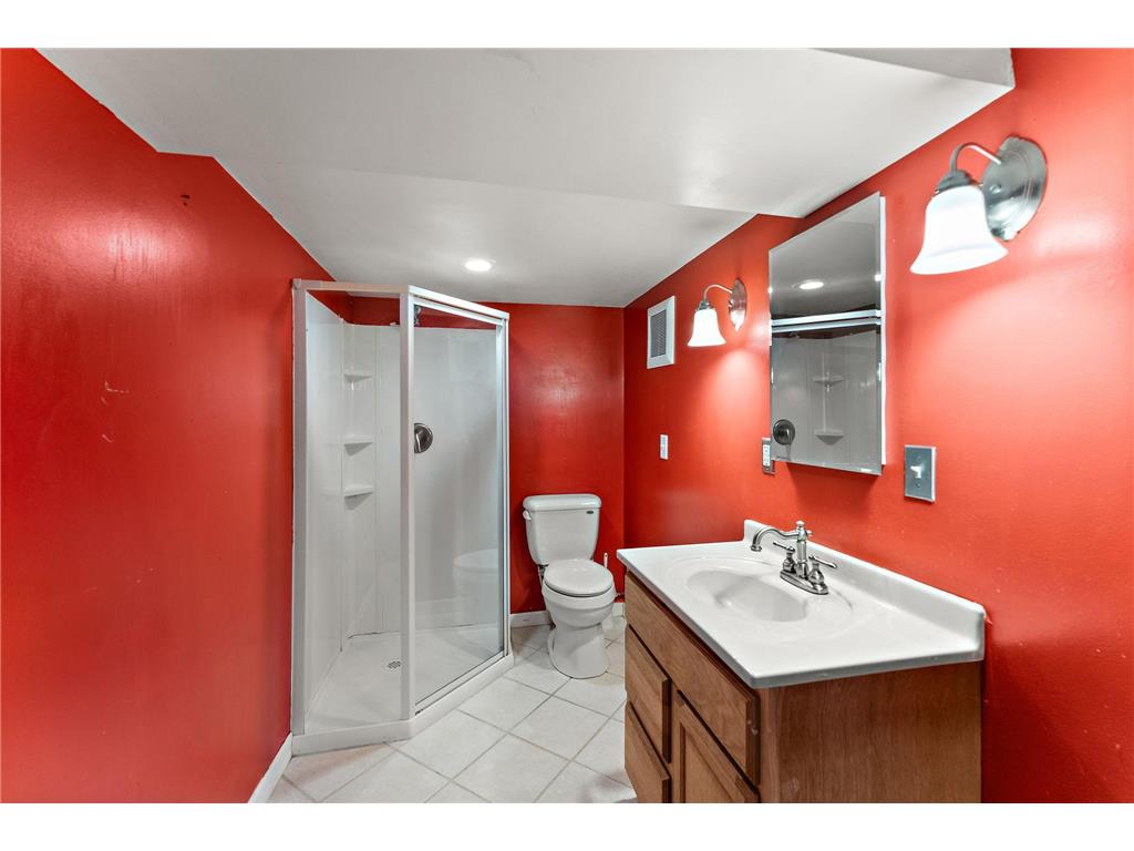 1467 Charles Avenue Saint Paul MN 55104 7036647 image19