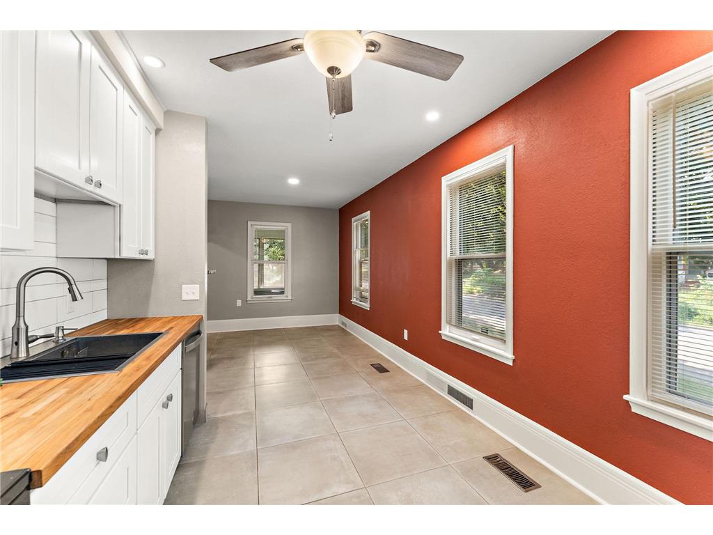 1467 Charles Avenue Saint Paul MN 55104 7036647 image4