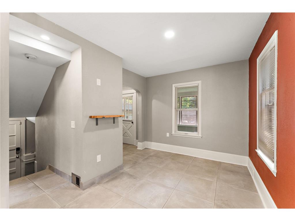 1467 Charles Avenue Saint Paul MN 55104 7036647 image6