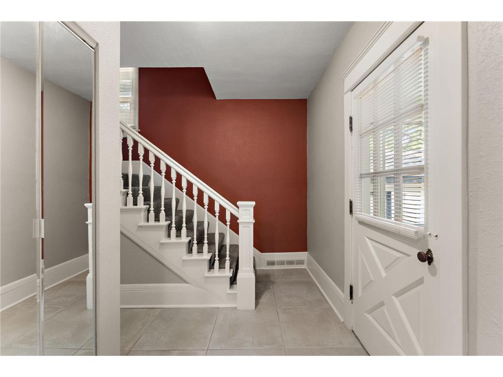1467 Charles Avenue Saint Paul MN 55104 7036647 image8