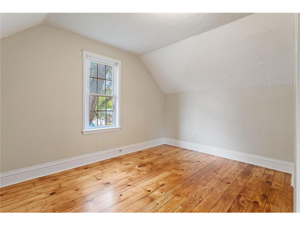 1467 County Road B E Maplewood MN 55109 6825288 image18