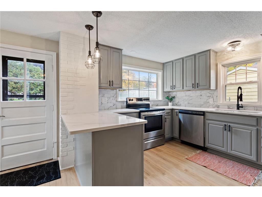 1467 County Road B E Maplewood MN 55109 6825288 image2