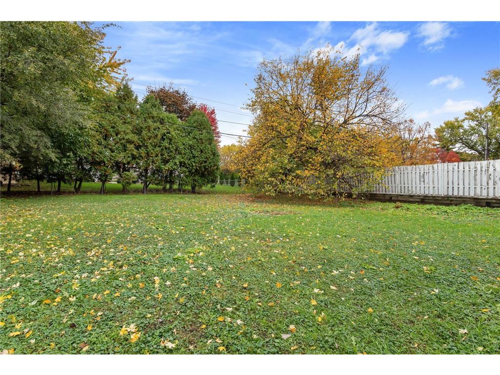 1467 County Road B E Maplewood MN 55109 6825288 image27