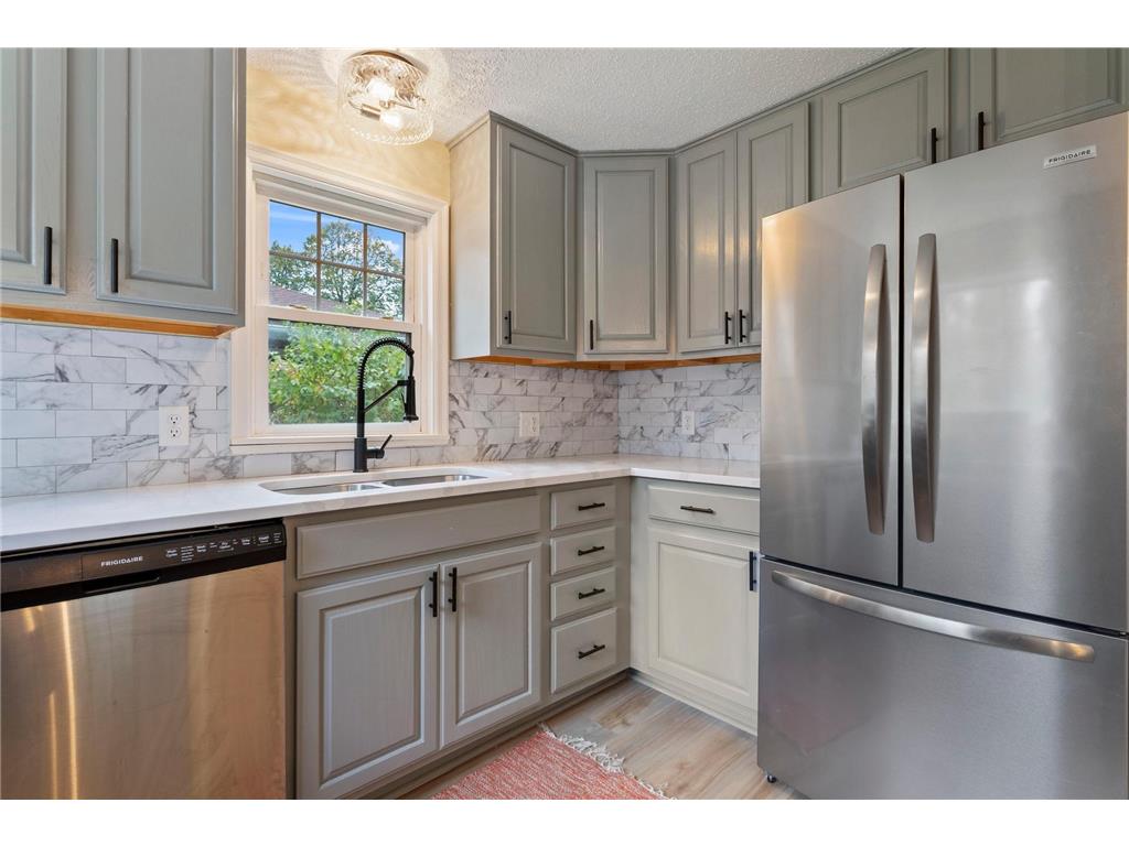 1467 County Road B E Maplewood MN 55109 6825288 image6