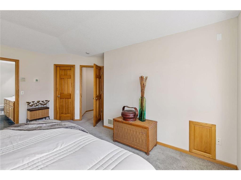 1467 Pond Wynde N Eagan MN 55122 7033161 image40