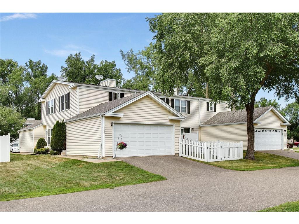 1468 Granada Avenue N, Oakdale, MN 55128 MLS 6391552 Edina Realty