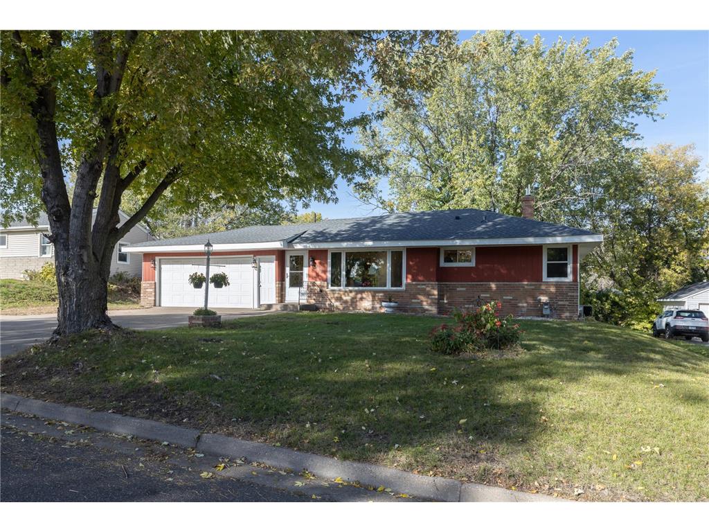 1469 Grandview Avenue E Maplewood MN 55109 6449830 image1