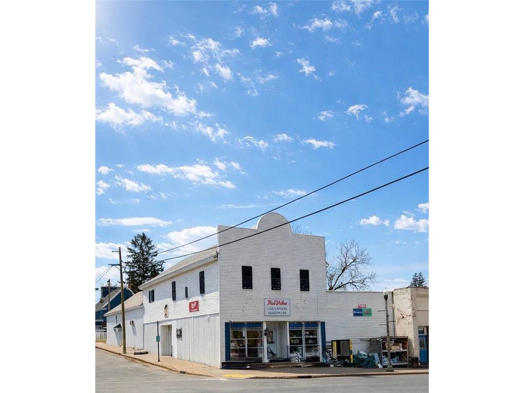 147 E Oak Street Glenwood City WI 54013 6825716 image1