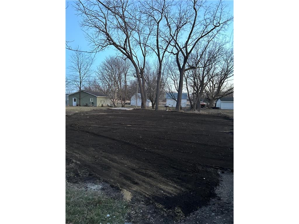 147 Lake Street E Emmons MN 56029 6511823 image1