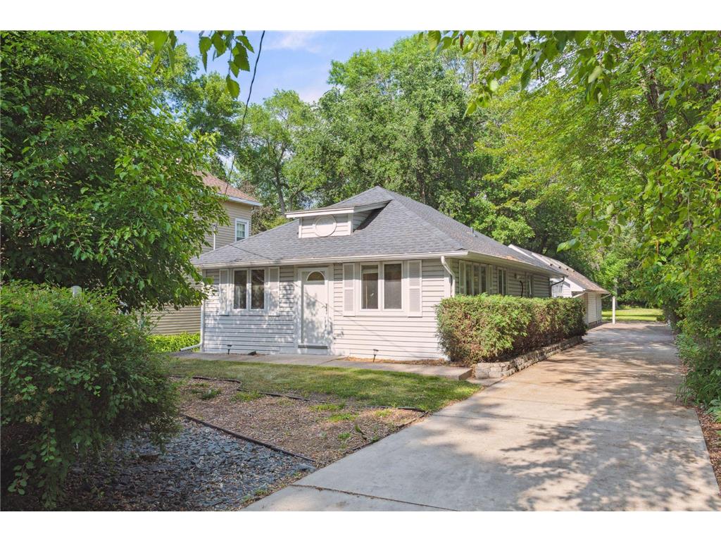 147 Wildhurst Road Tonka Bay MN 55331 - Lake Minnetonka 6392239 image1