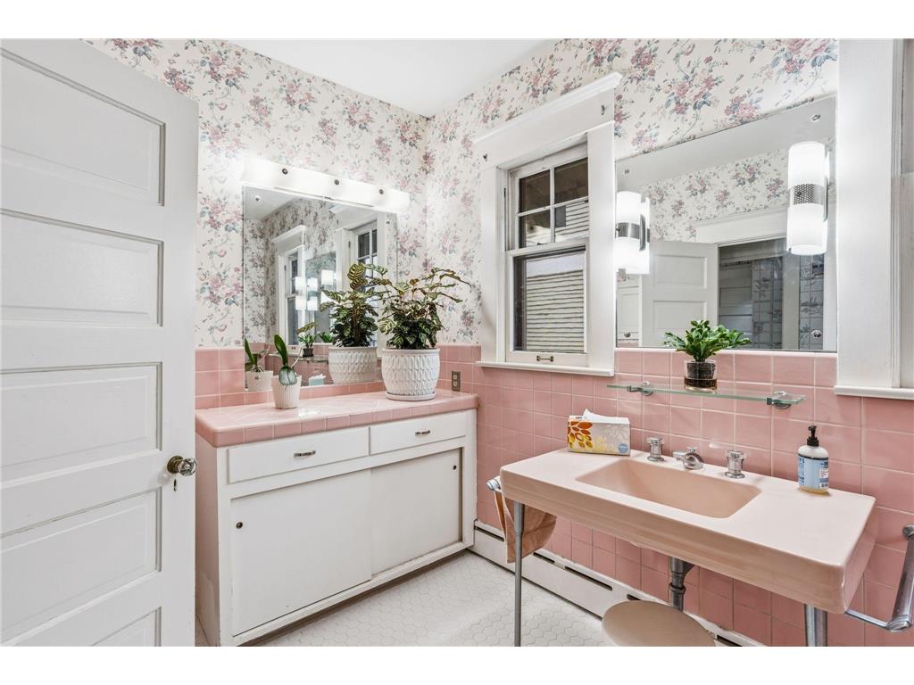 1470 W 35th Street Minneapolis MN 55408 7021737 image21