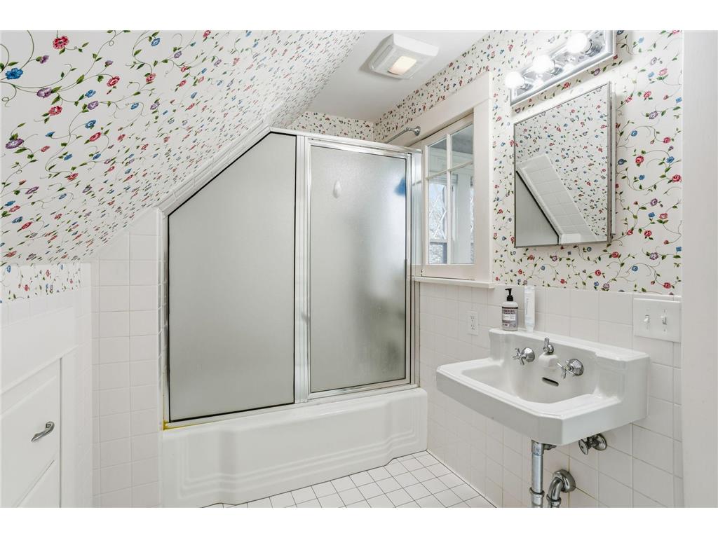 1470 W 35th Street Minneapolis MN 55408 7021737 image24