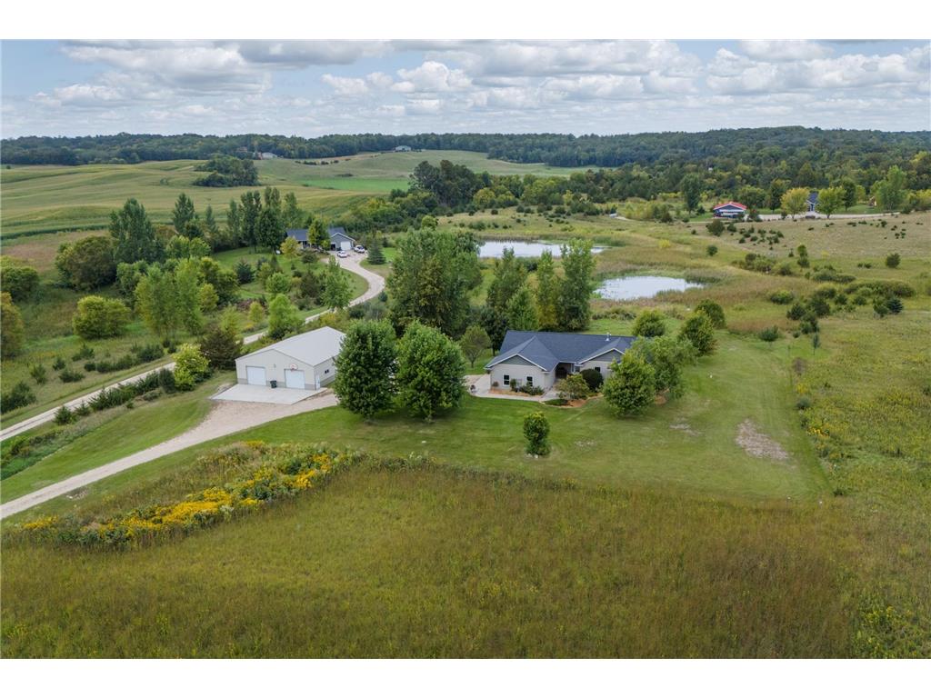 14708 195th Avenue NE New London MN 56273 6601019 image1