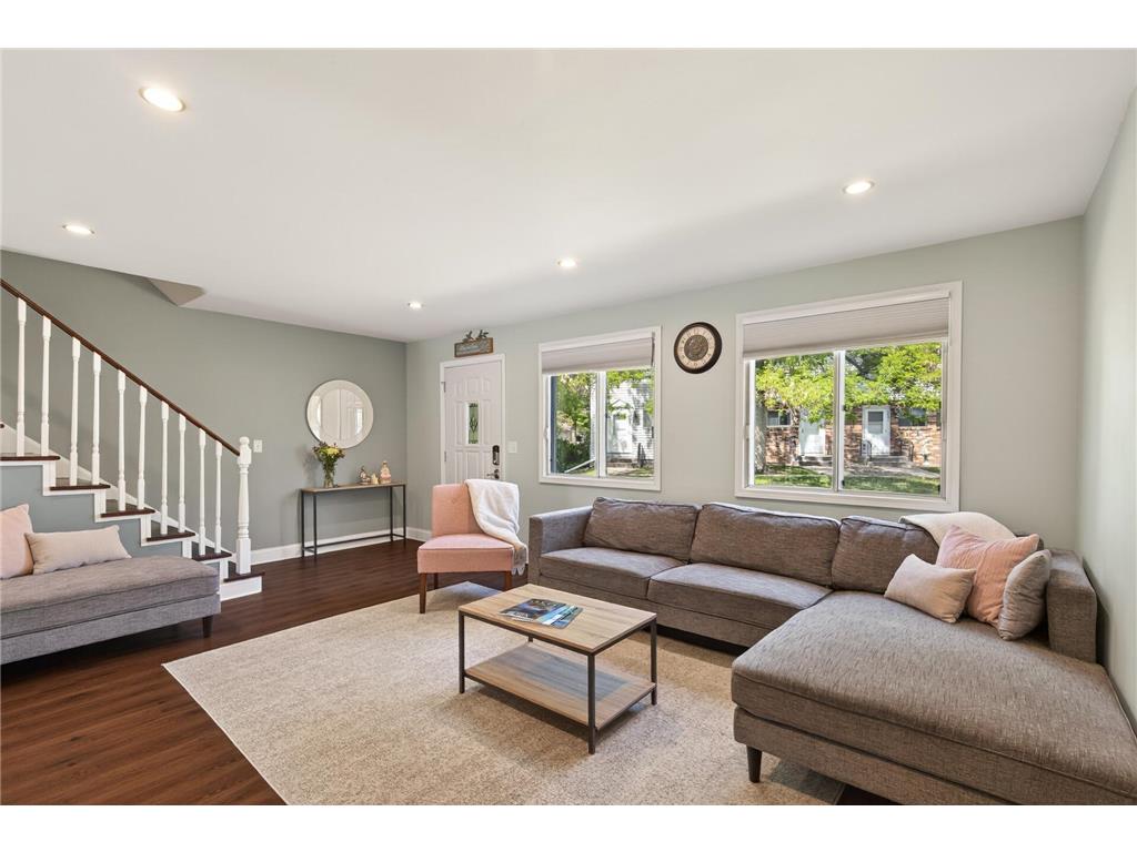 1473 Goodwin Avenue N Oakdale MN 55128 7076120 image2