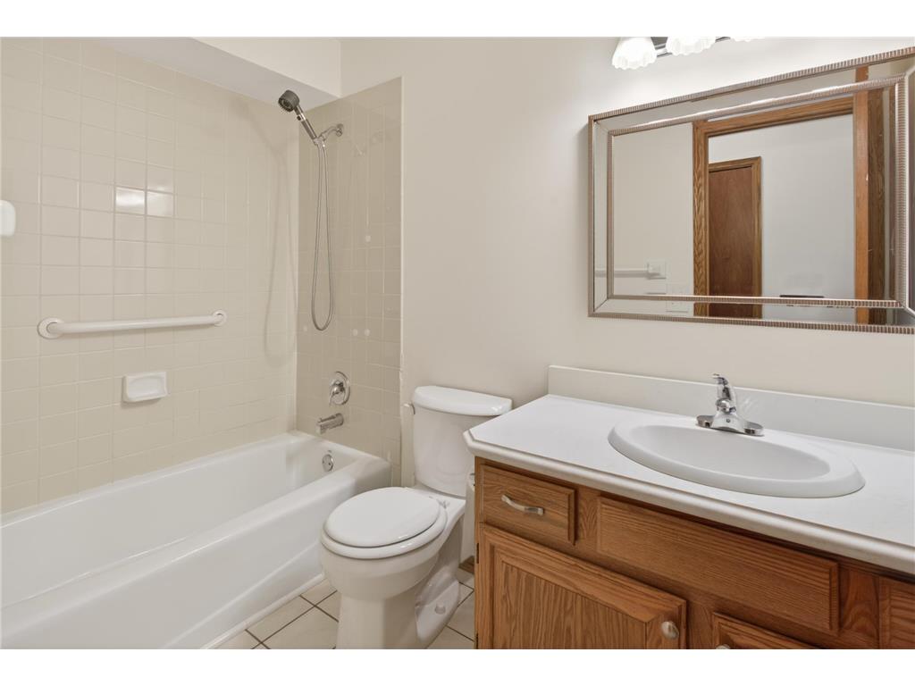 14748 Oak Run Lane Burnsville MN 55306 7076482 image14