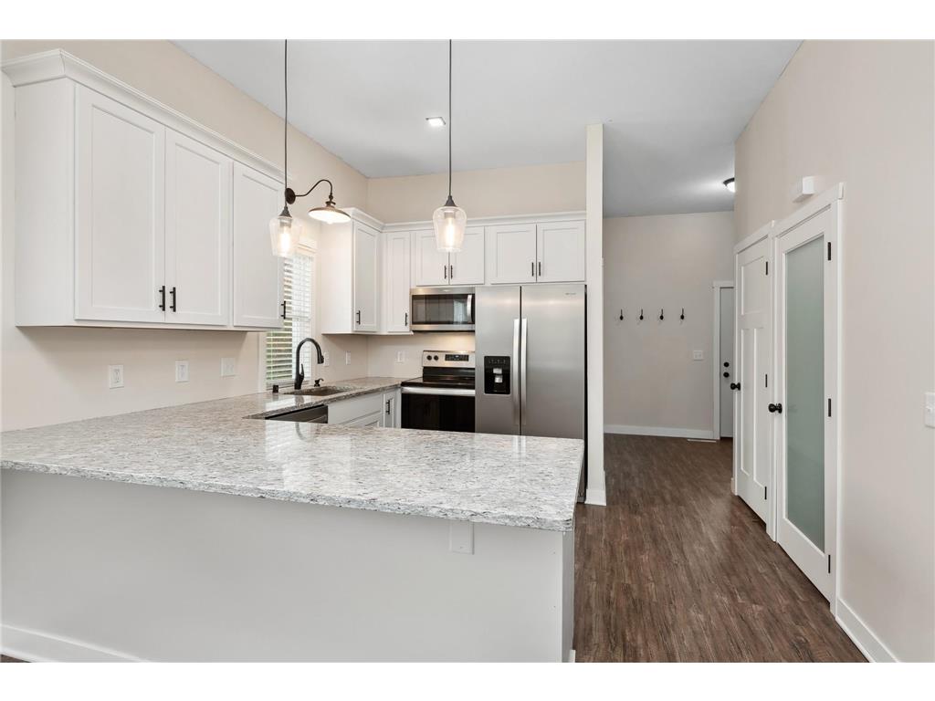 1475 Pacific Street Saint Paul MN 55106 6485665 image1