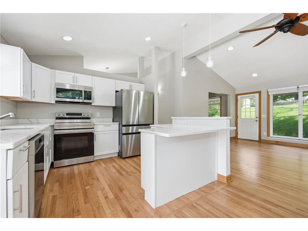 1475 Valley Drive Burnsville MN 55337 7099034 image15