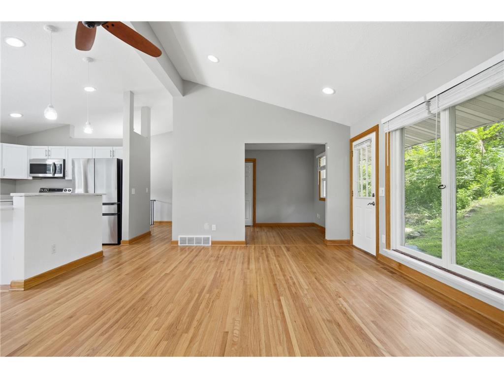 1475 Valley Drive Burnsville MN 55337 7099034 image23