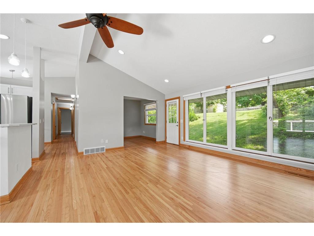 1475 Valley Drive Burnsville MN 55337 7099034 image25