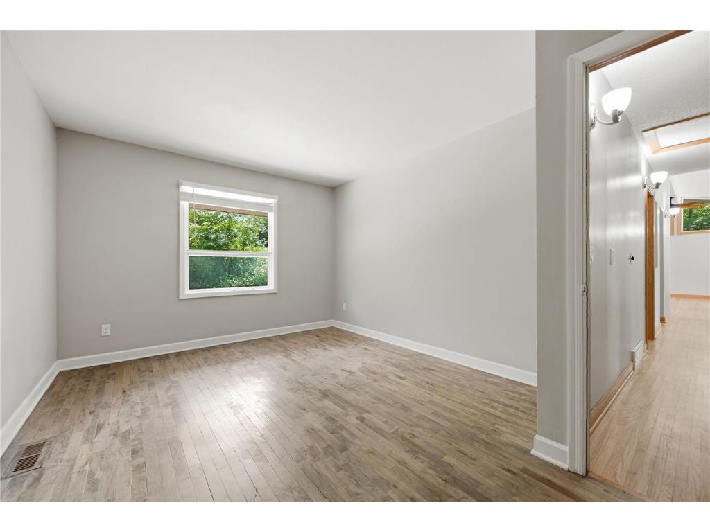1475 Valley Drive Burnsville MN 55337 7099034 image31