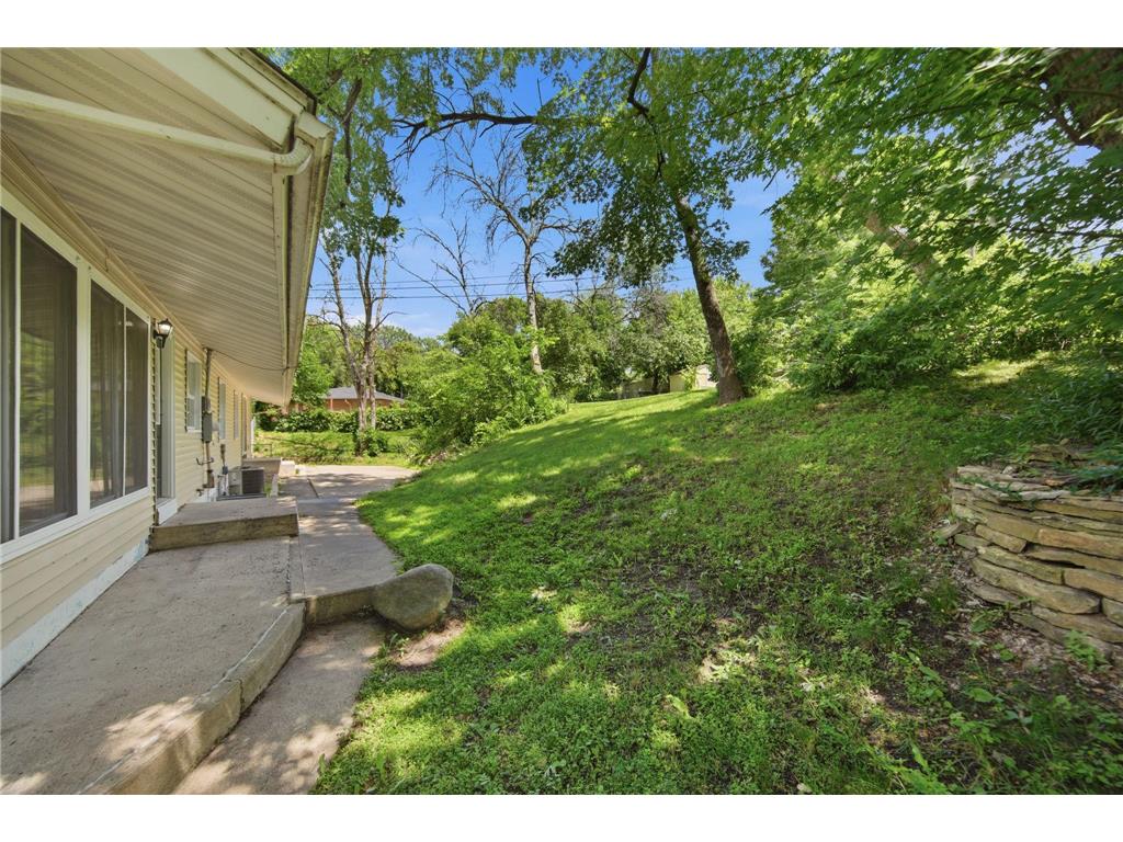 1475 Valley Drive Burnsville MN 55337 7099034 image52