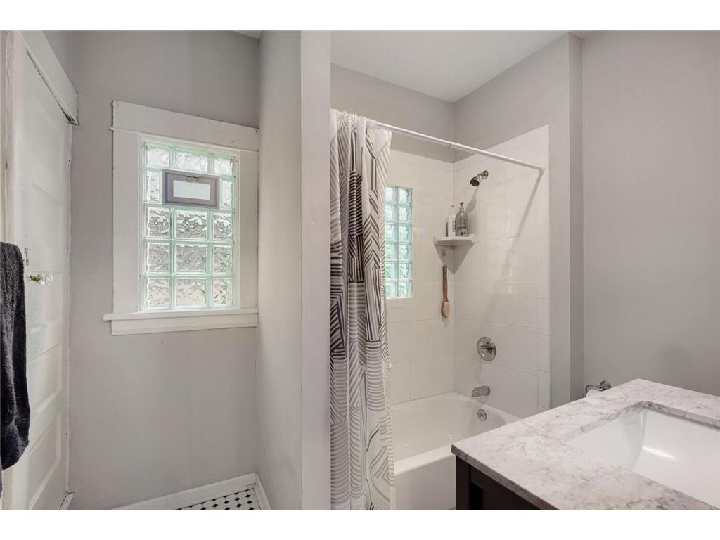 1476 Concordia Avenue Saint Paul MN 55104 7093388 image11