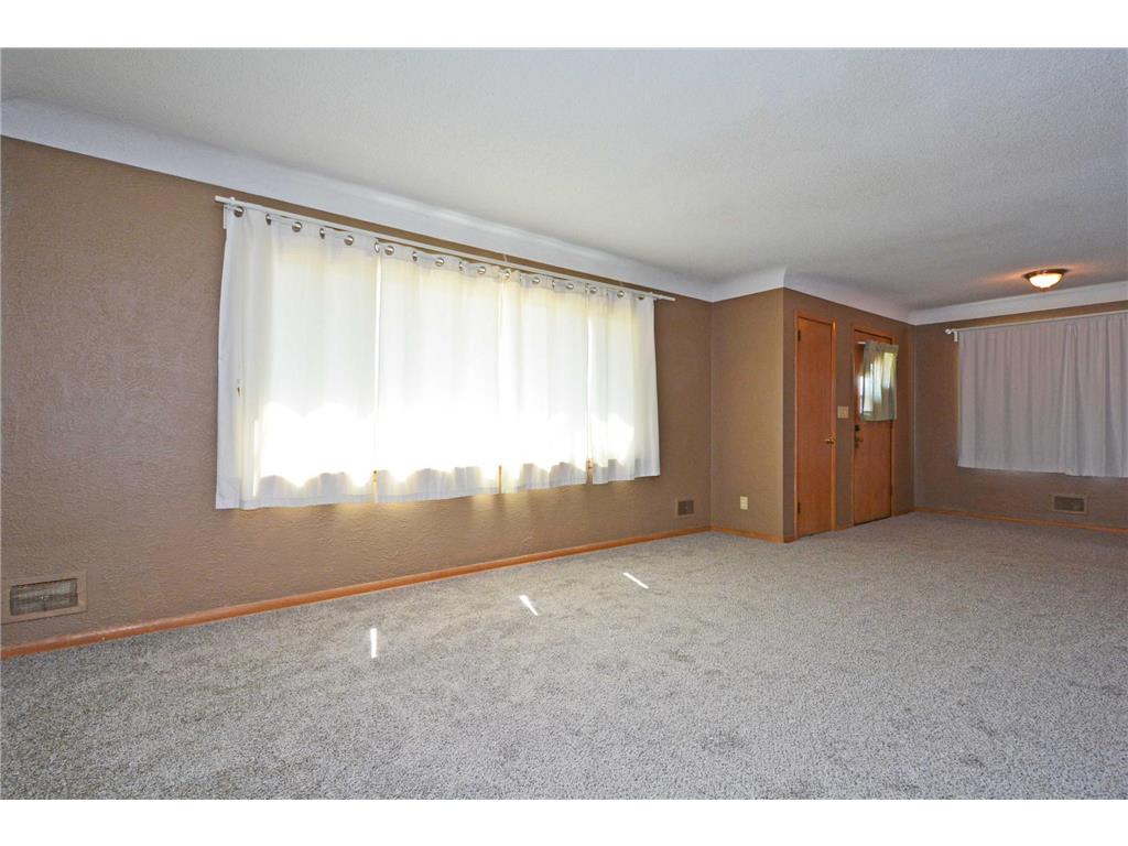 1483 3rd Street E Saint Paul MN 55106 7051968 image5