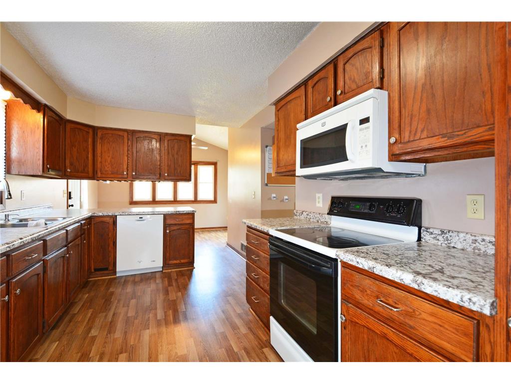 1483 3rd Street E Saint Paul MN 55106 7051968 image9