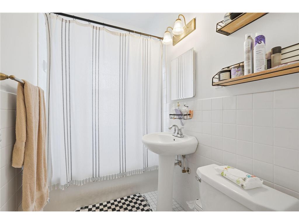 1485 Portland Avenue Saint Paul MN 55104 7018724 image30