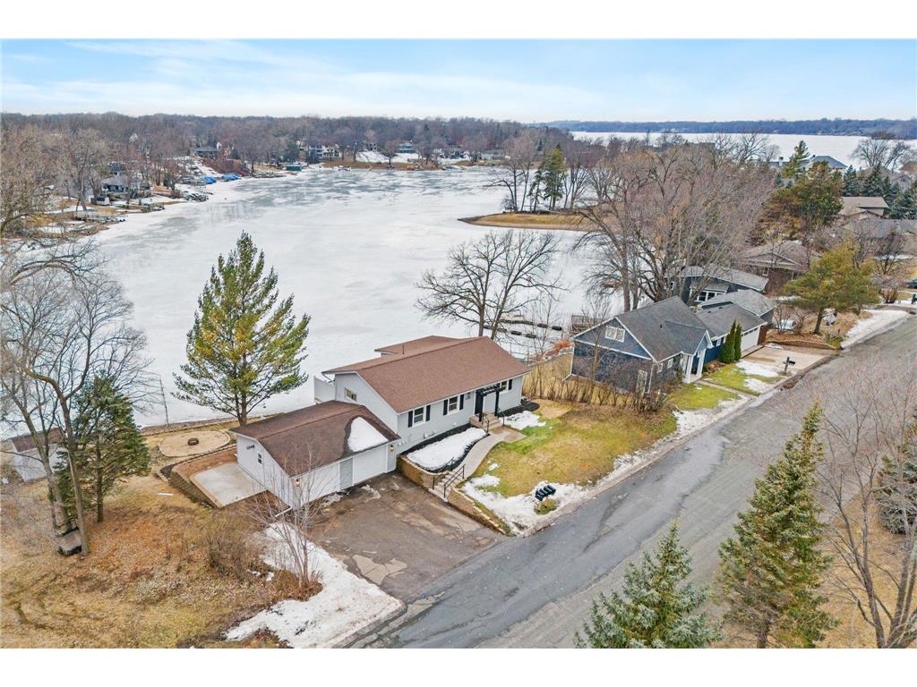 14858 Oakland Beach Avenue SE Prior Lake MN 55372 - Lower Prior 7022124 image1