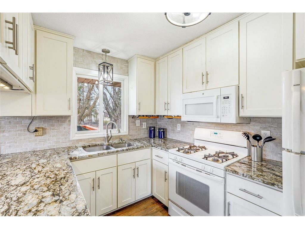 1487 Meadow Lane Maple Plain MN 55359 7036785 image10