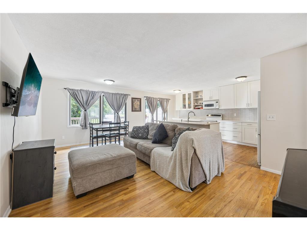 149 River Woods Lane Burnsville MN 55337 6761160 image1